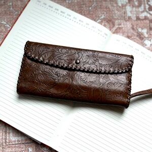 Vintage Prestige embossed leather wallet